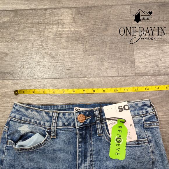 SO Juniors High Rise Jegging Jeans Size 9 - Picture 3 of 6